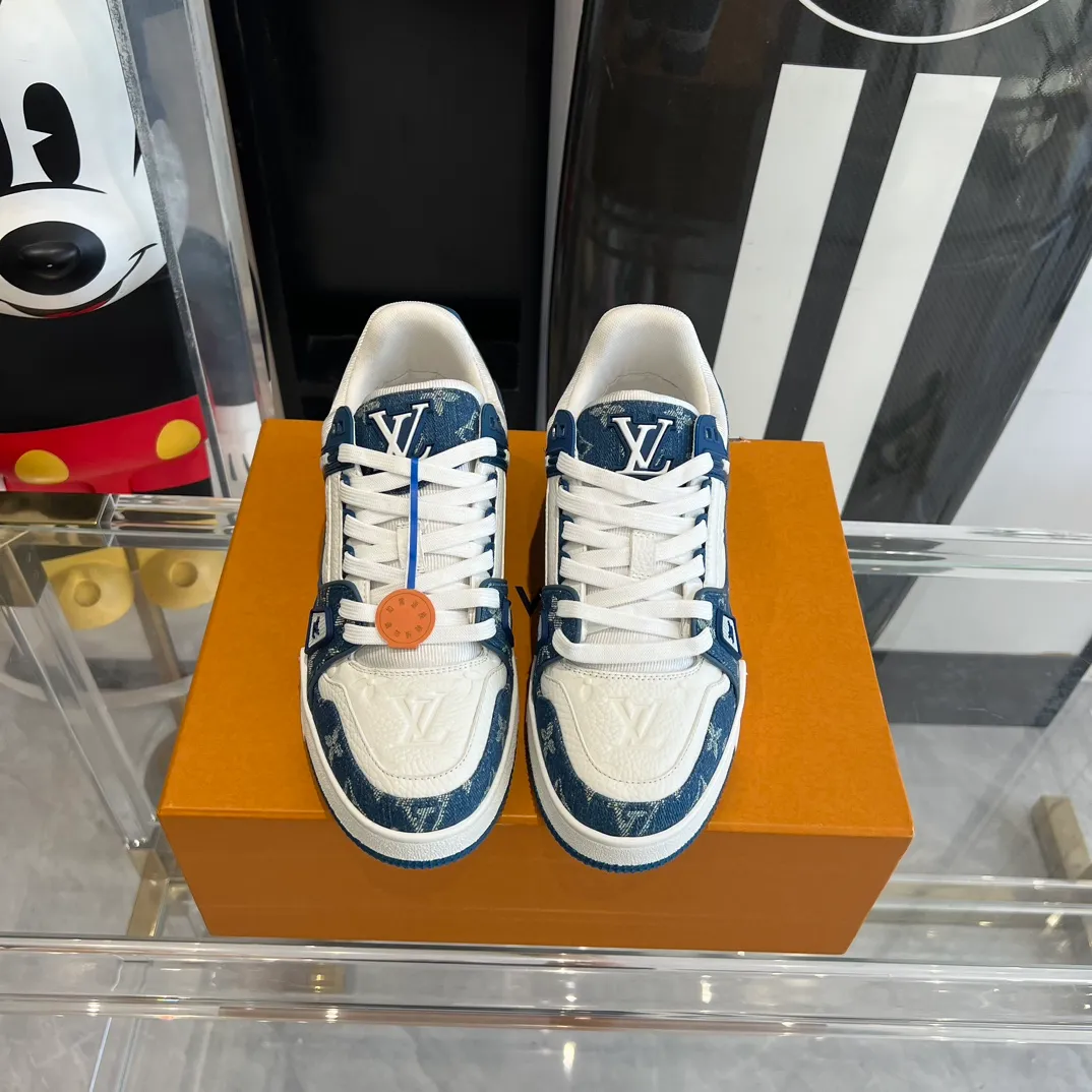 👟👟Ex-factory price 840👟👟 Women's shoes factory Couple model 👫LV Trainer series basketball sneakers🌟 Original molded TPU outsole The texture is the same as the original ⚠️Original development Top version All details are consistent with the original ⚠️ Size: 35-45